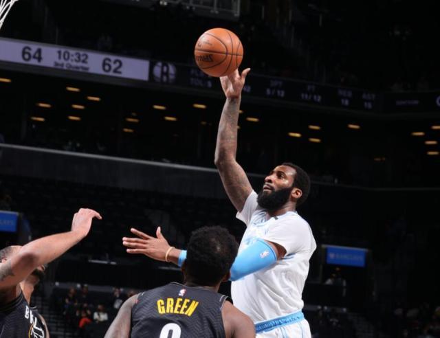 手游-被轻视的篮板怪兽！庄神像霍华德一样在湖人救赎？